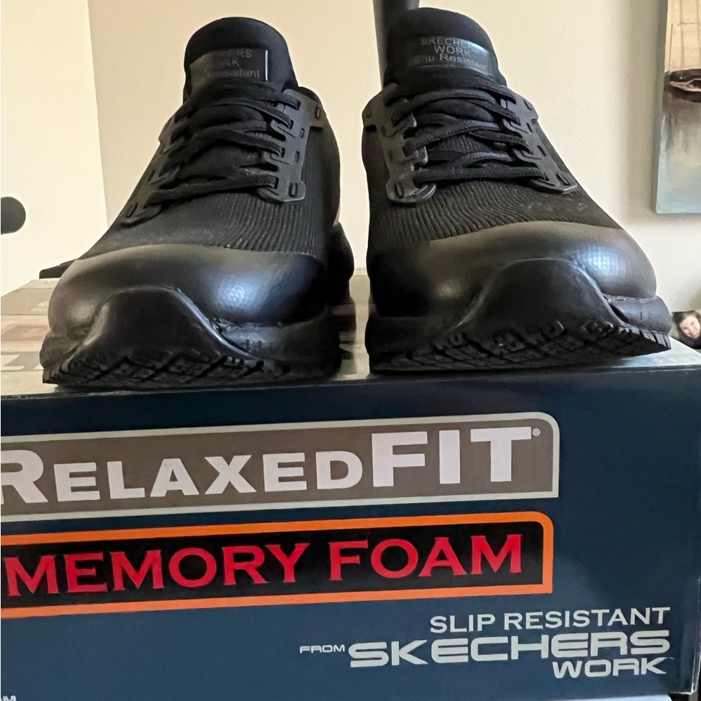 LIKE NEW…Worn Twice Skechers Work Women’s Black Slip Resistant Shoes